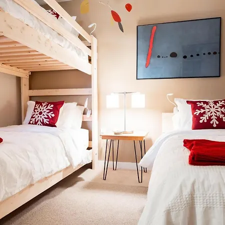 Scandi-Chic Condo - 4 Minutes To Main St